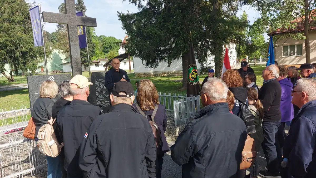 Studijsko putovanje u spomen na VRO „Bljesak“ (7) Studijsko putovanje u spomen na VRO „Bljesak“ (7)