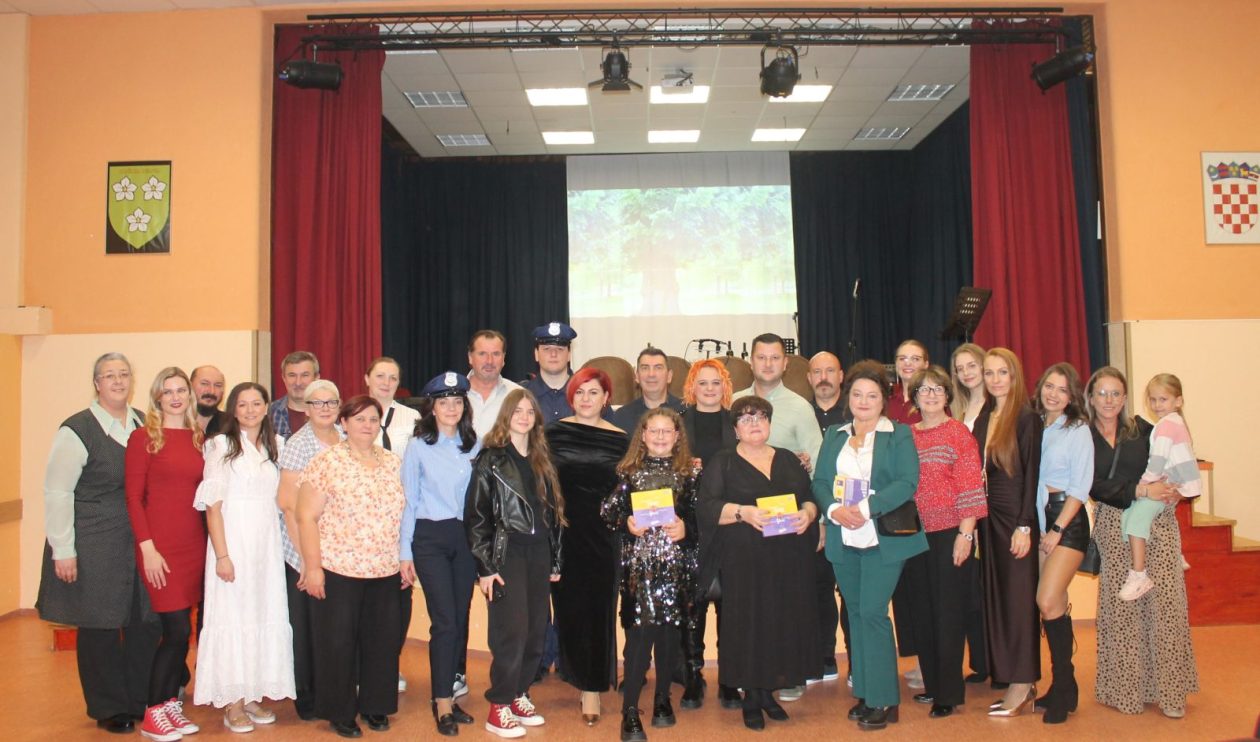 Susret starih i mladih u Belici večer pjesme, glume i međimurskog duha (48) Susret starih i mladih u Belici večer pjesme, glume i međimurskog duha (48)