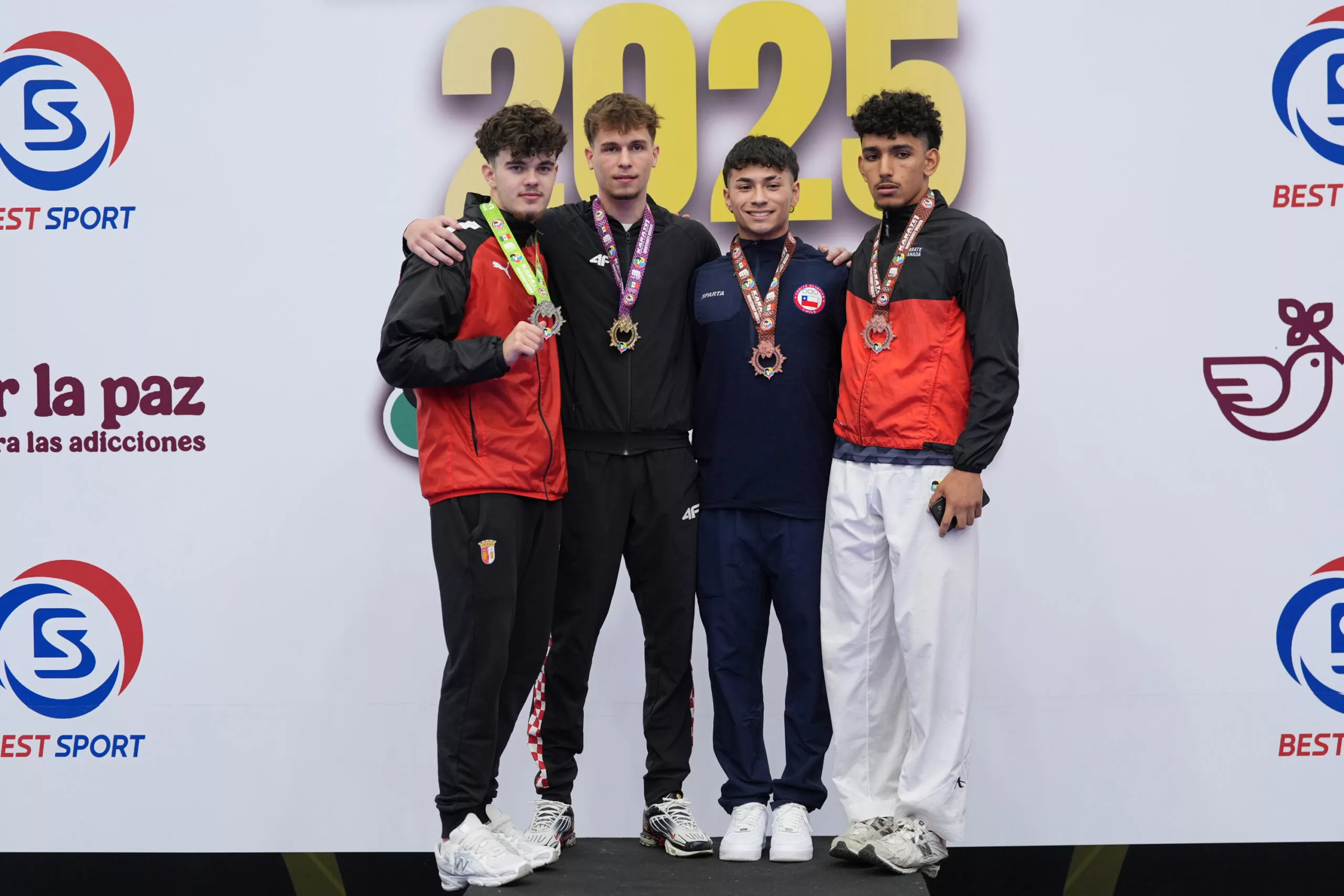 Sven Strahija na postolju