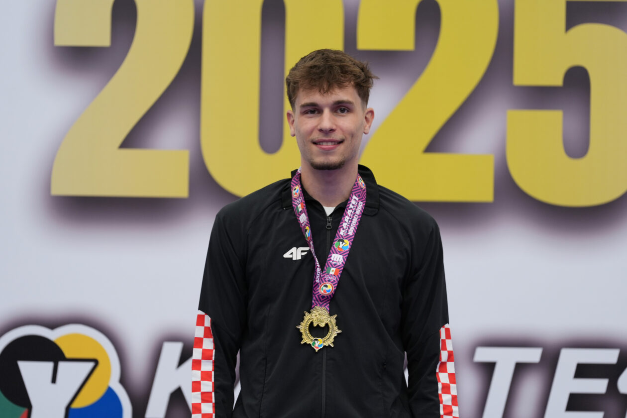 Sven Strahija sa zlatom