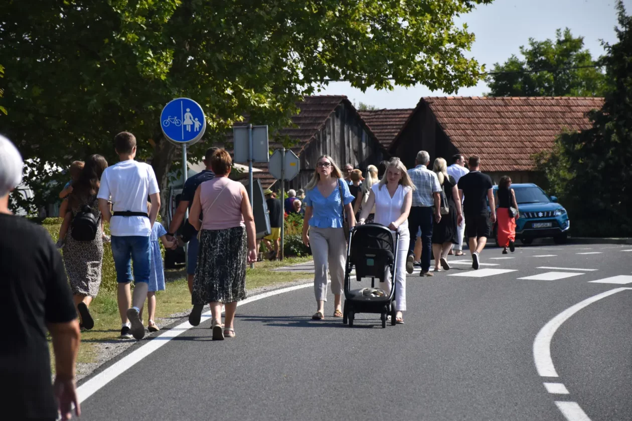 Sveta Marija, Klikom po proščenju, Velika Gospa (1) Sveta Marija, Klikom po proščenju, Velika Gospa (1)
