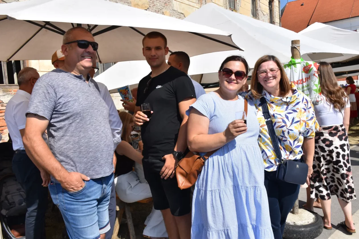 Sveta Marija, Klikom po proščenju, Velika Gospa (10) Sveta Marija, Klikom po proščenju, Velika Gospa (10)