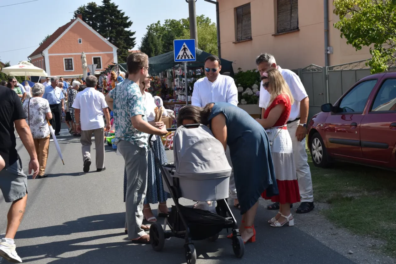 Sveta Marija, Klikom po proščenju, Velika Gospa (14) Sveta Marija, Klikom po proščenju, Velika Gospa (14)