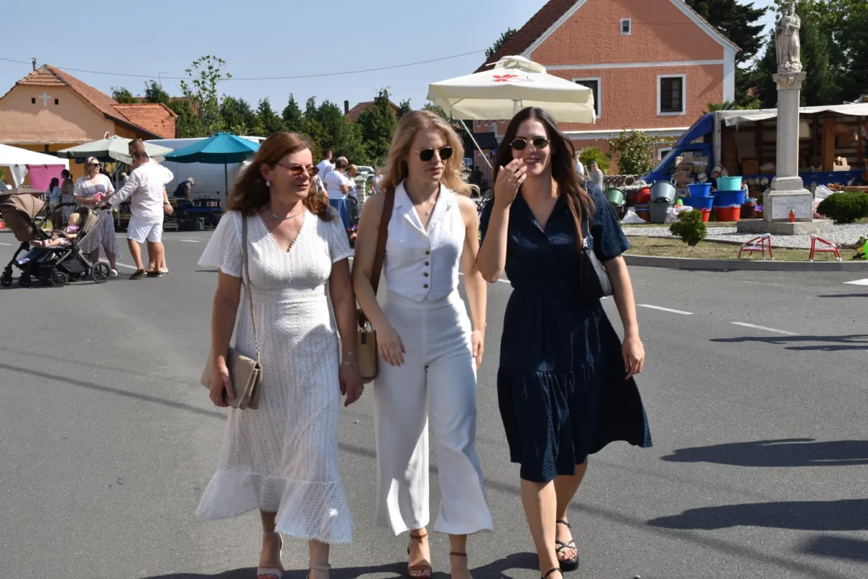 Sveta Marija, Klikom po proščenju, Velika Gospa (15) Sveta Marija, Klikom po proščenju, Velika Gospa (15)