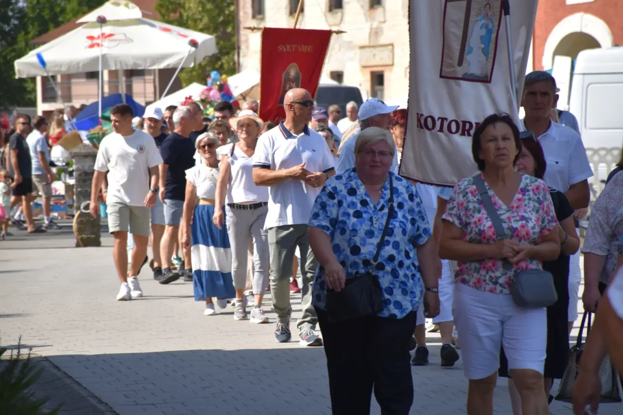 Sveta Marija, Klikom po proščenju, Velika Gospa (24) Sveta Marija, Klikom po proščenju, Velika Gospa (24)