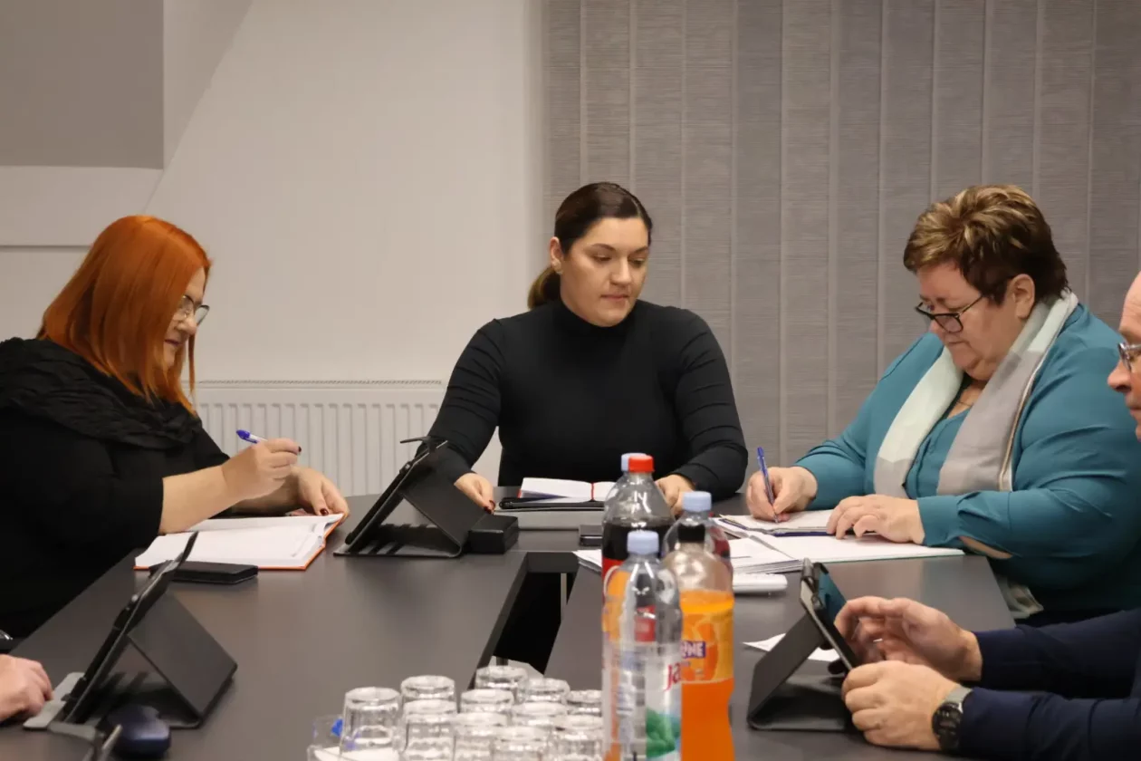 Sveta Marija, Općinsko vijeće, suvenir, Čipka, Đurđica Slamek (2) Sveta Marija, Općinsko vijeće, suvenir, Čipka, Đurđica Slamek (2)