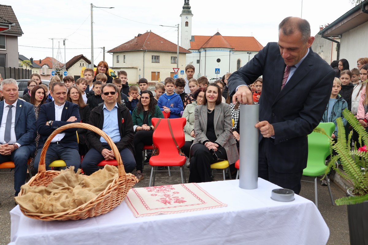 Sveti Martin na Muri kapsula dom kulture (20)