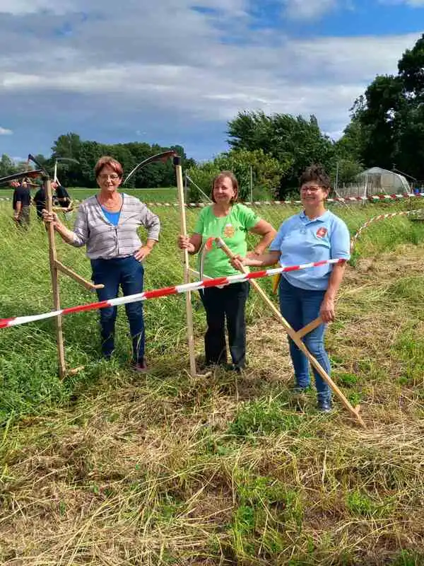 Sveti Martin na Muri – natjecanje ručnom kosom (11) Sveti Martin na Muri – natjecanje ručnom kosom (11)