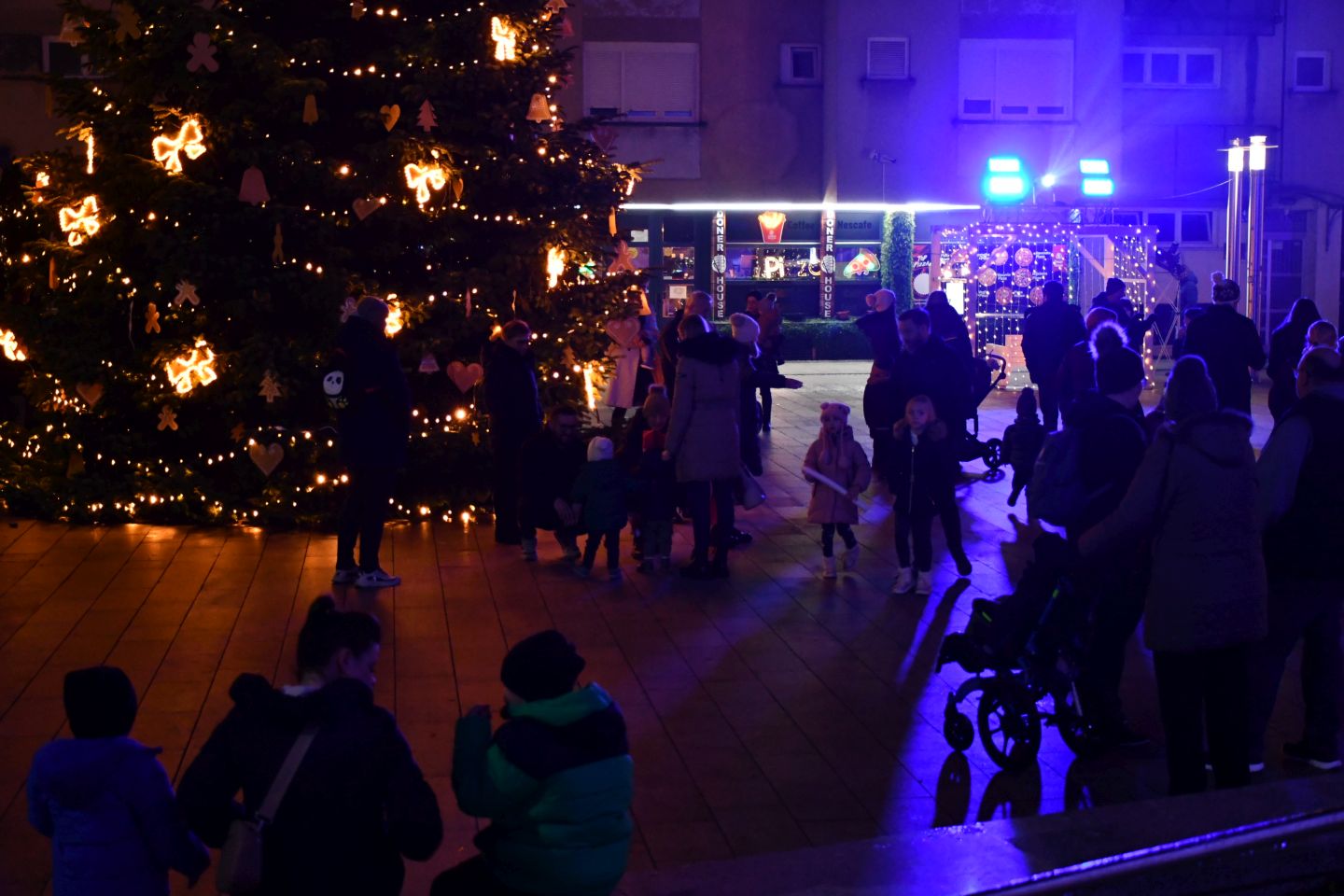 Sveti Nikola 2025 advent franjevački trg (13)