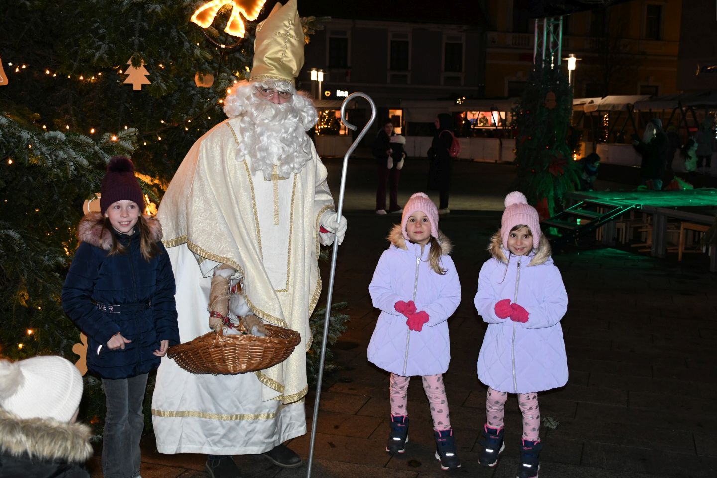 Sveti Nikola 2025 advent franjevački trg (21)