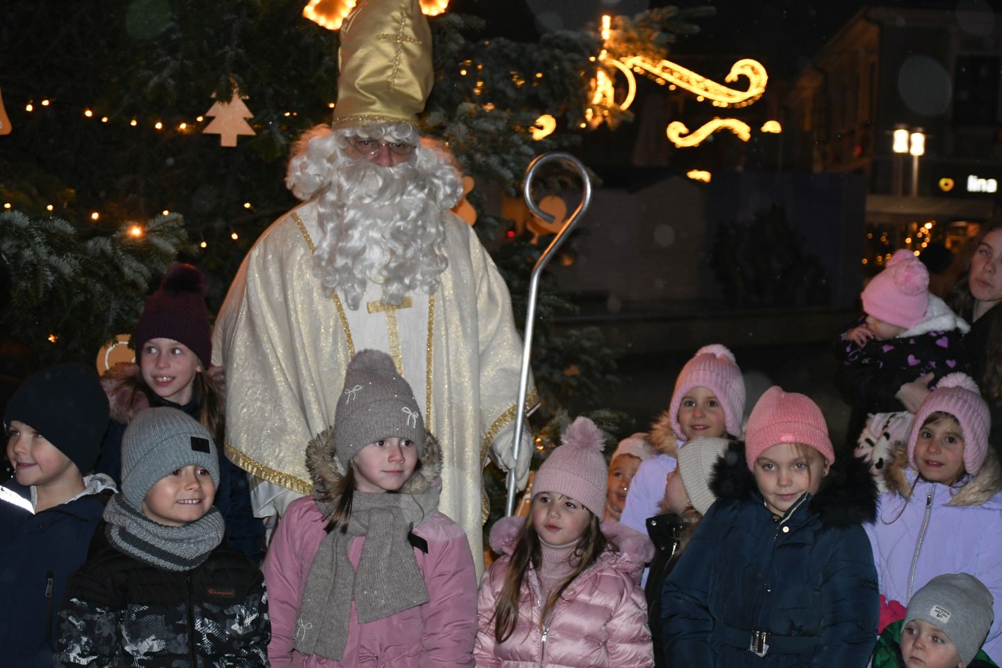 Sveti Nikola 2025 advent franjevački trg (26)