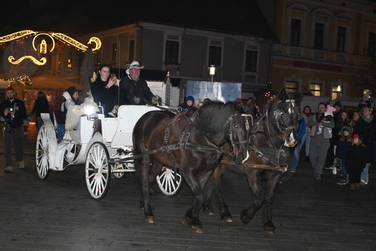 Sveti Nikola 2025 advent franjevački trg (4)