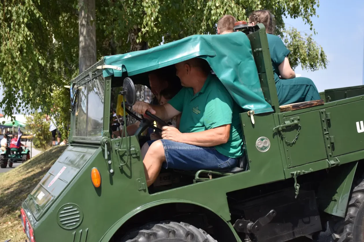 Sveti Urban Rally traktori 2025 (62)