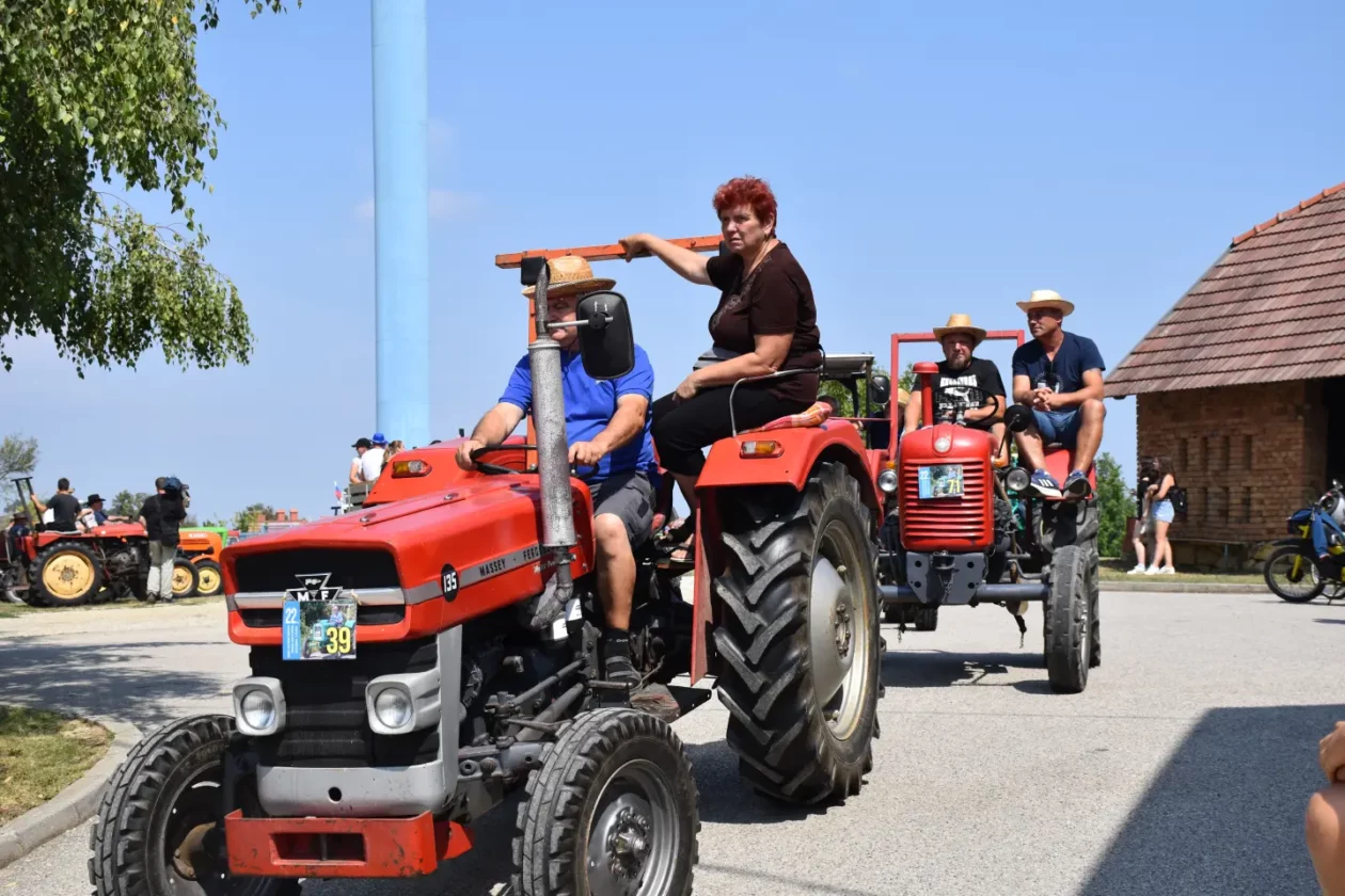 Sveti Urban Rally traktori 2025 (67)
