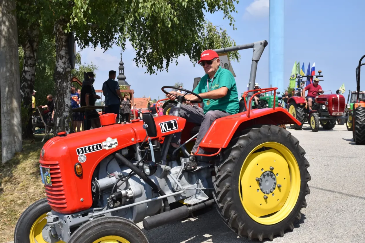 Sveti Urban Rally traktori 2025 (72)