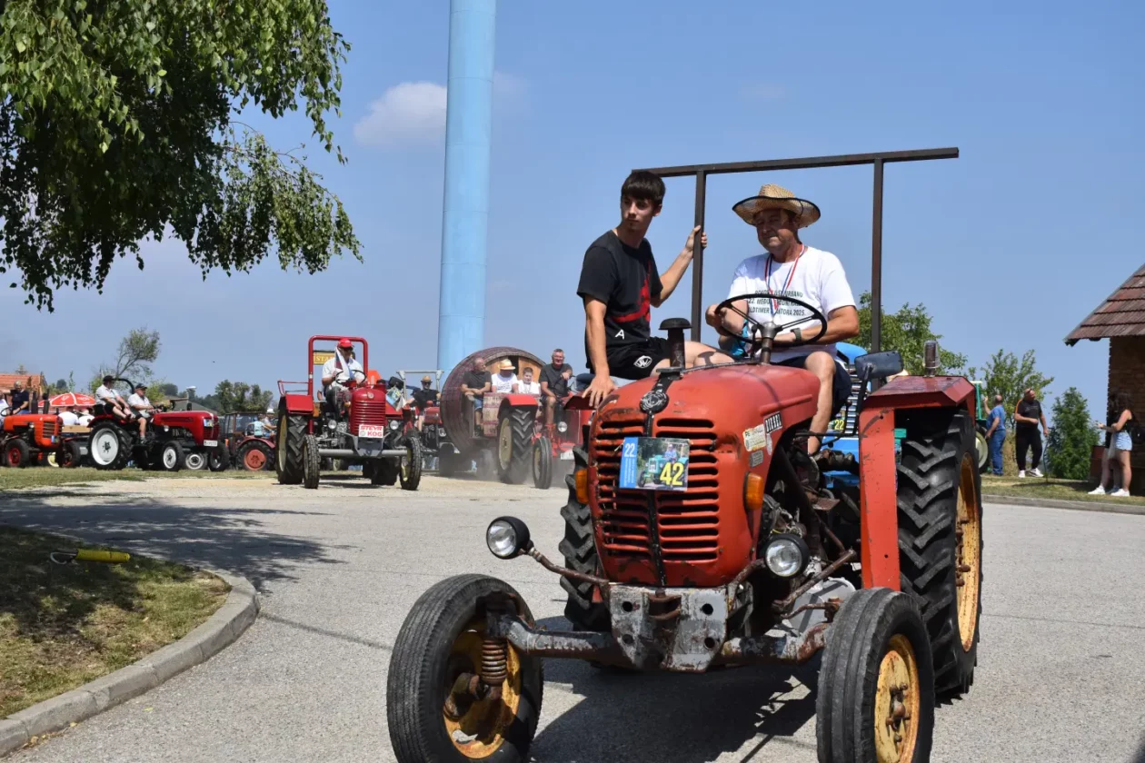 Sveti Urban Rally traktori 2025 (76)