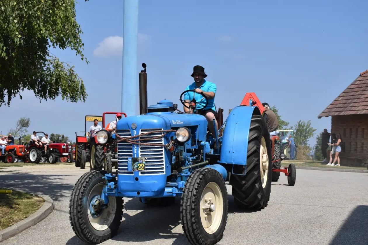 Sveti Urban Rally traktori 2025 (77)