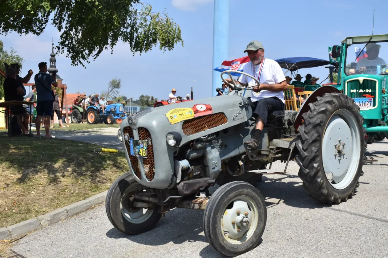 Sveti Urban Rally traktori 2025 (83)