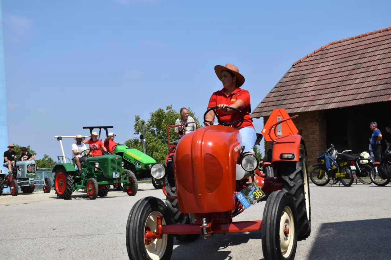 Sveti Urban Rally traktori 2025 (91)