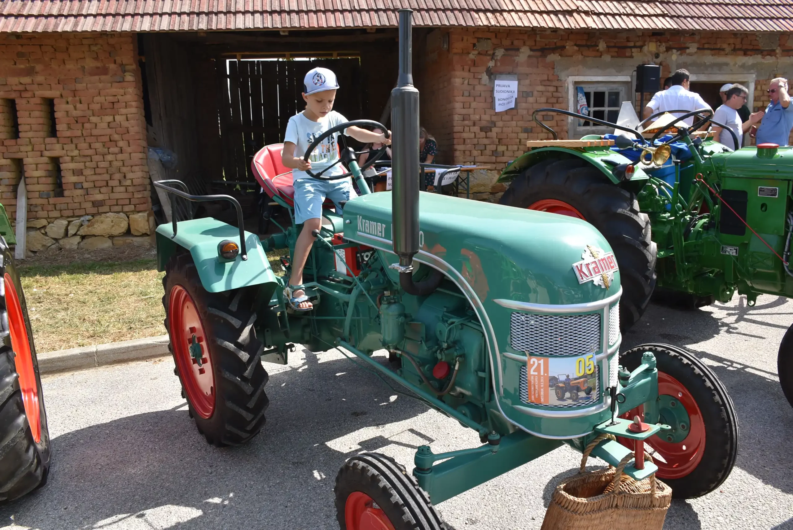 Sveti Urban – povorka starih traktora 2024 Dani turizma (29)