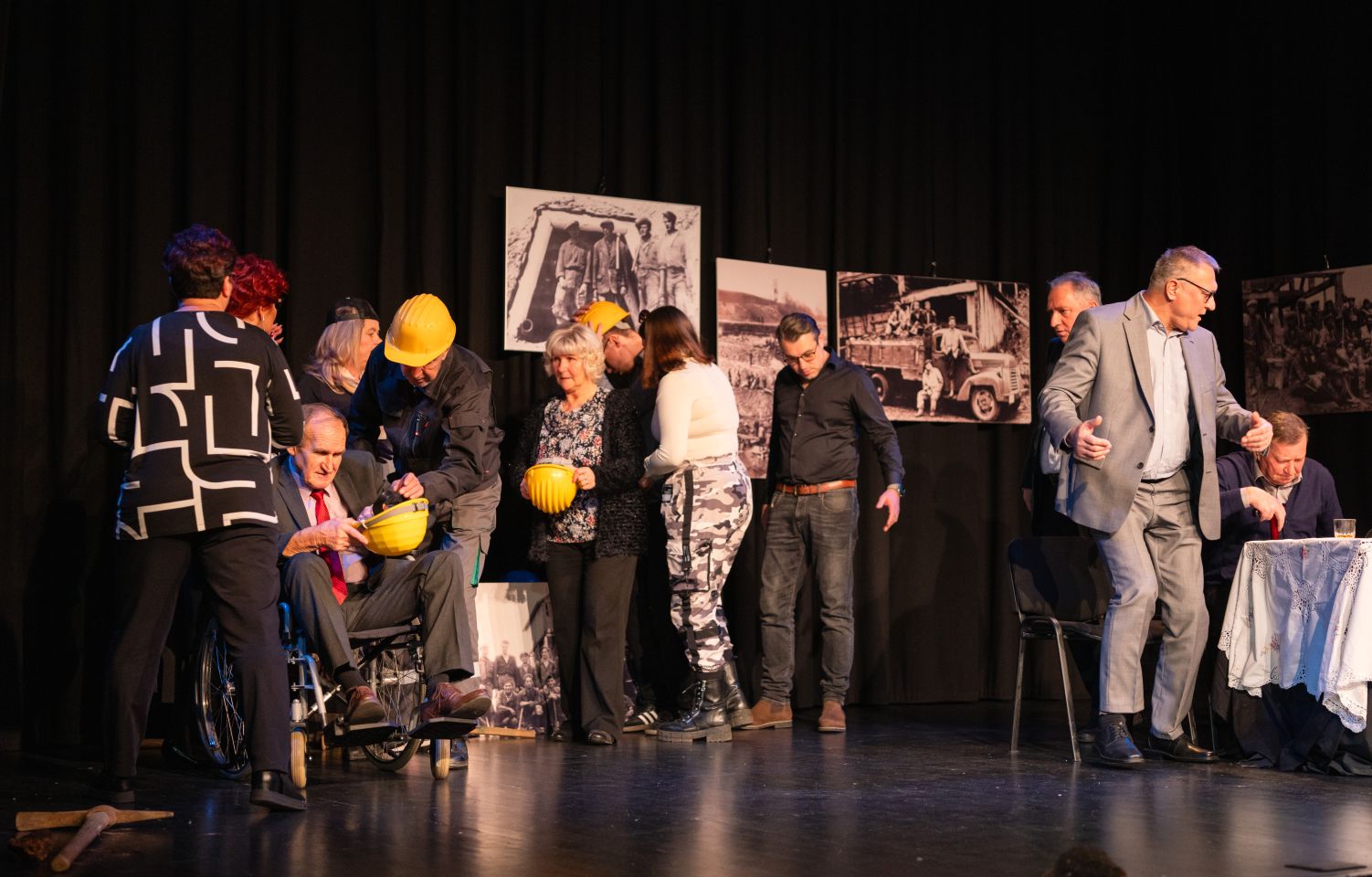 “Svetlo ‘z črne Cimper jame” mjuzikl czk rudar 2025 (30) “Svetlo ‘z črne Cimper jame” mjuzikl czk rudar 2025 (30)