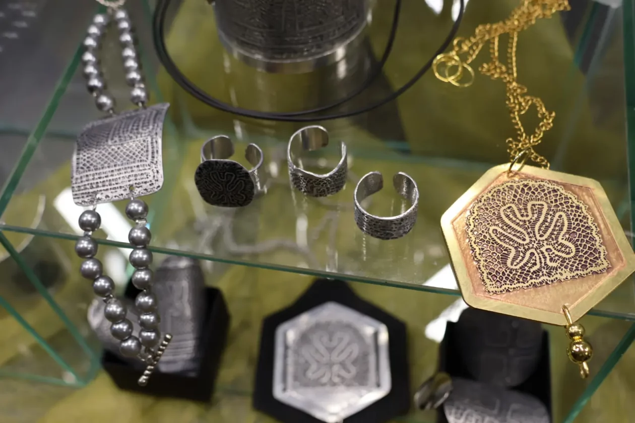 Svetomarska čipka predstavljanje Sveta Marija nakit (11)