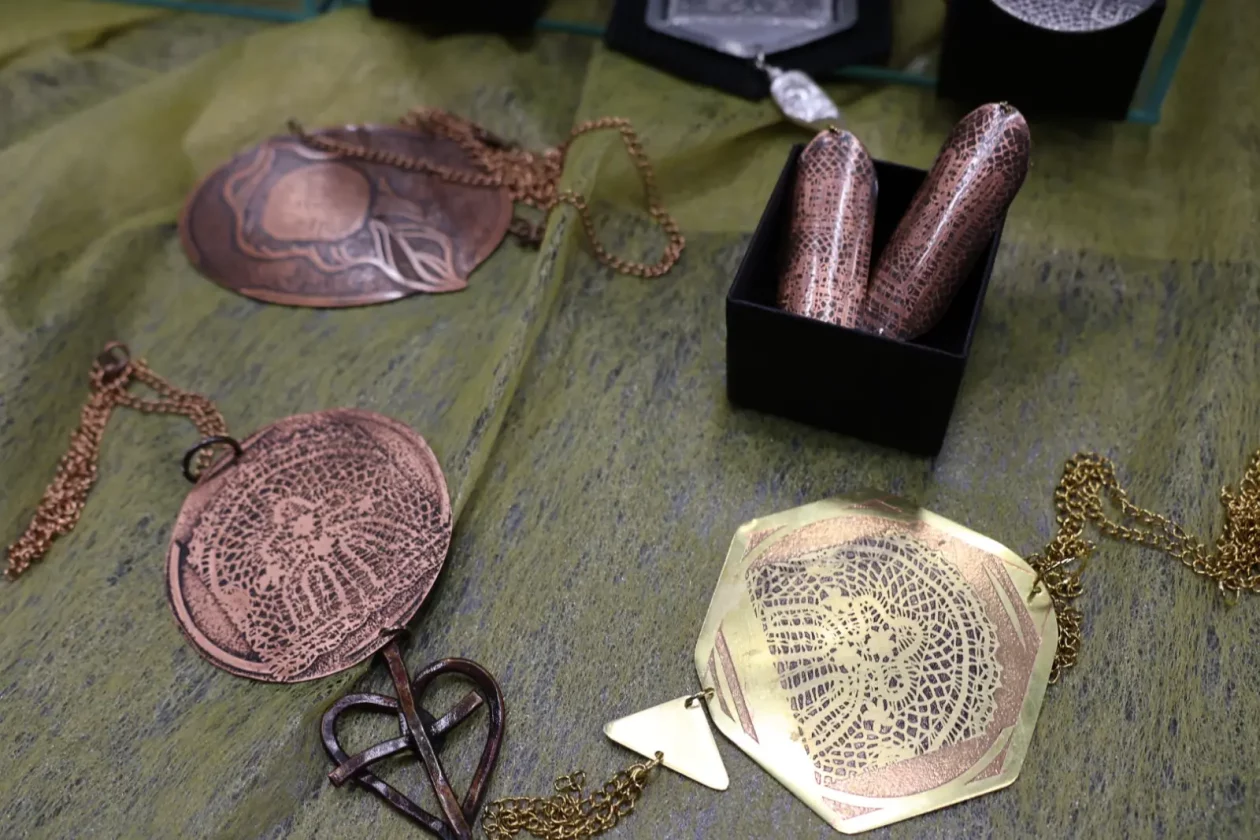 Svetomarska čipka predstavljanje Sveta Marija nakit (18)