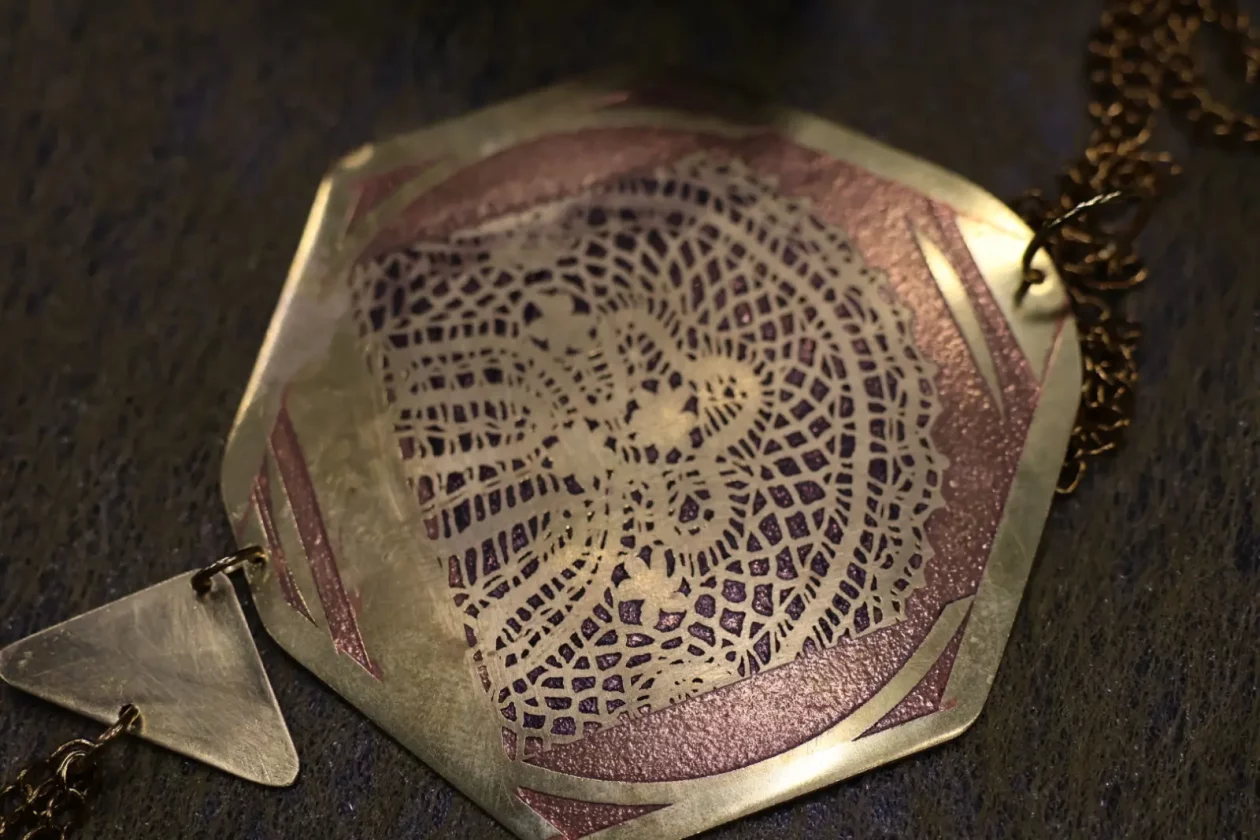 Svetomarska čipka predstavljanje Sveta Marija nakit (19)