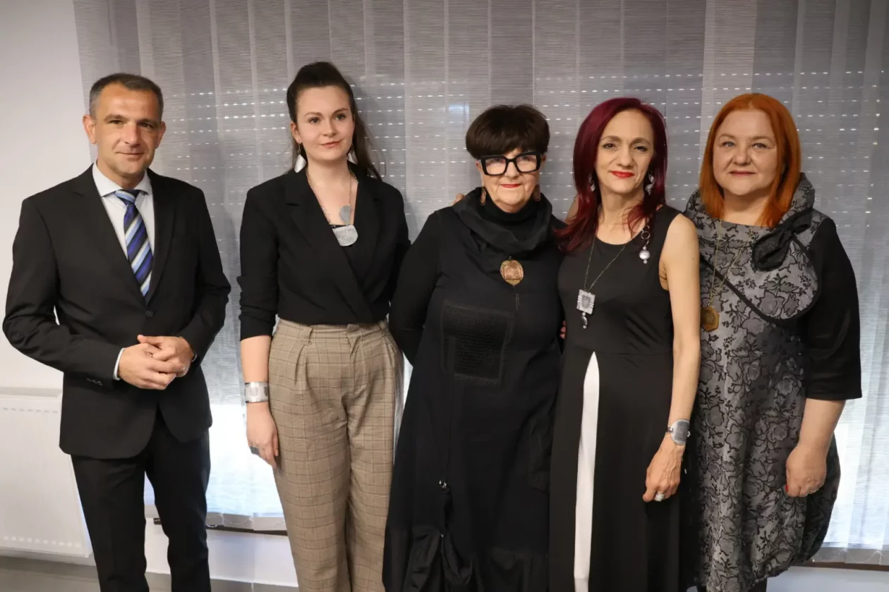 Svetomarska čipka predstavljanje Sveta Marija nakit (23)