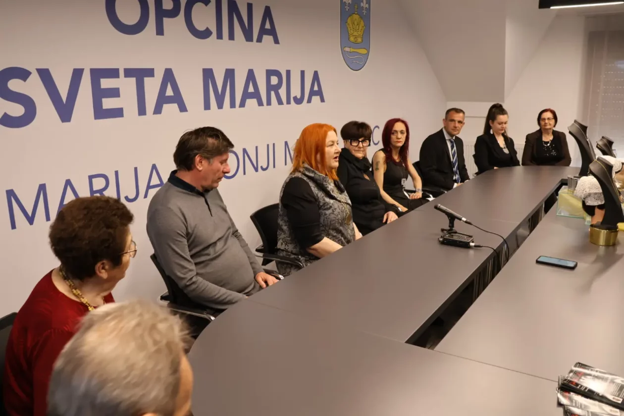 Svetomarska čipka predstavljanje Sveta Marija nakit (30)