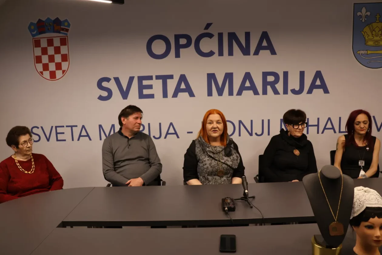 Svetomarska čipka predstavljanje Sveta Marija nakit (33)