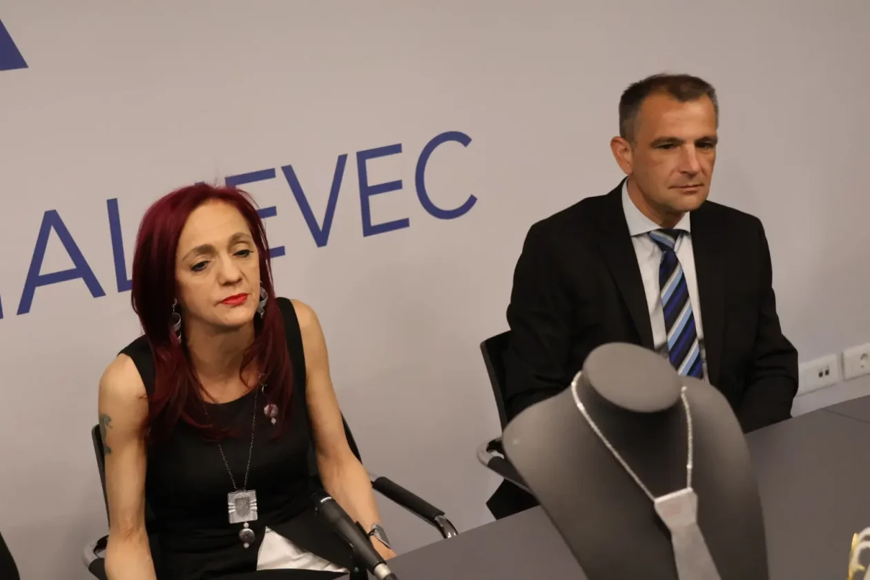 Svetomarska čipka predstavljanje Sveta Marija nakit (44)