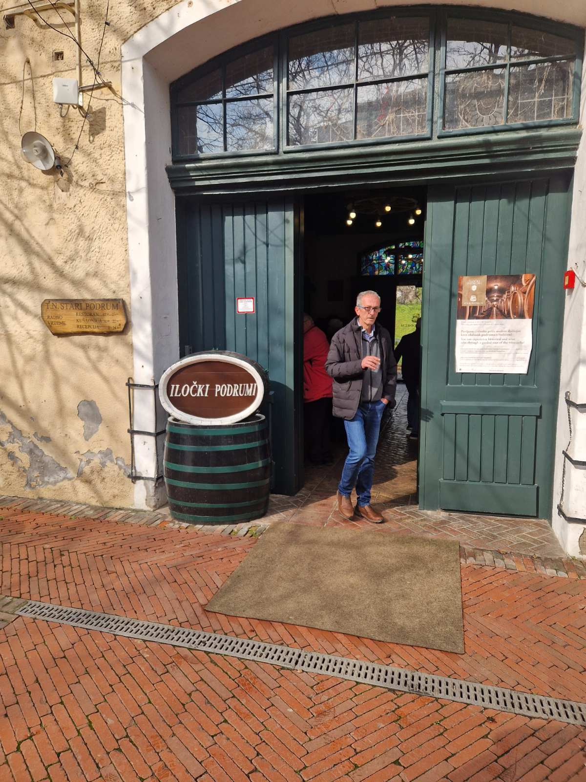 Svetomartinska udruga voćara i vinogradara istražuje vinske regije Iloka i Vukovara (12)