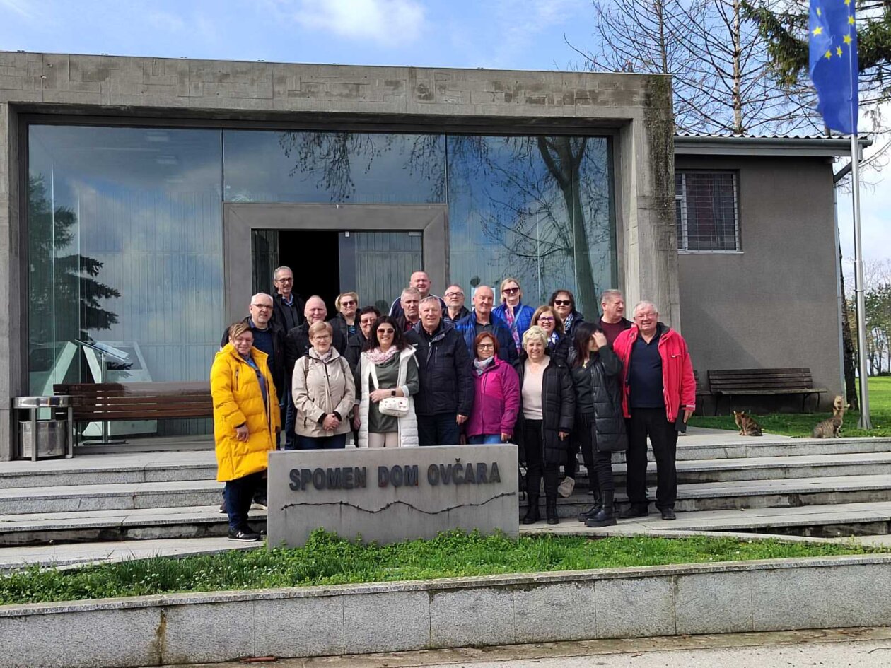 Svetomartinska udruga voćara i vinogradara istražuje vinske regije Iloka i Vukovara (16)