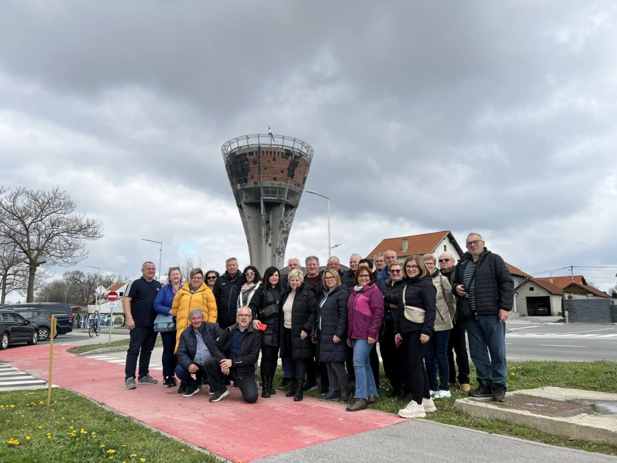 Svetomartinska udruga voćara i vinogradara istražuje vinske regije Iloka i Vukovara (2)