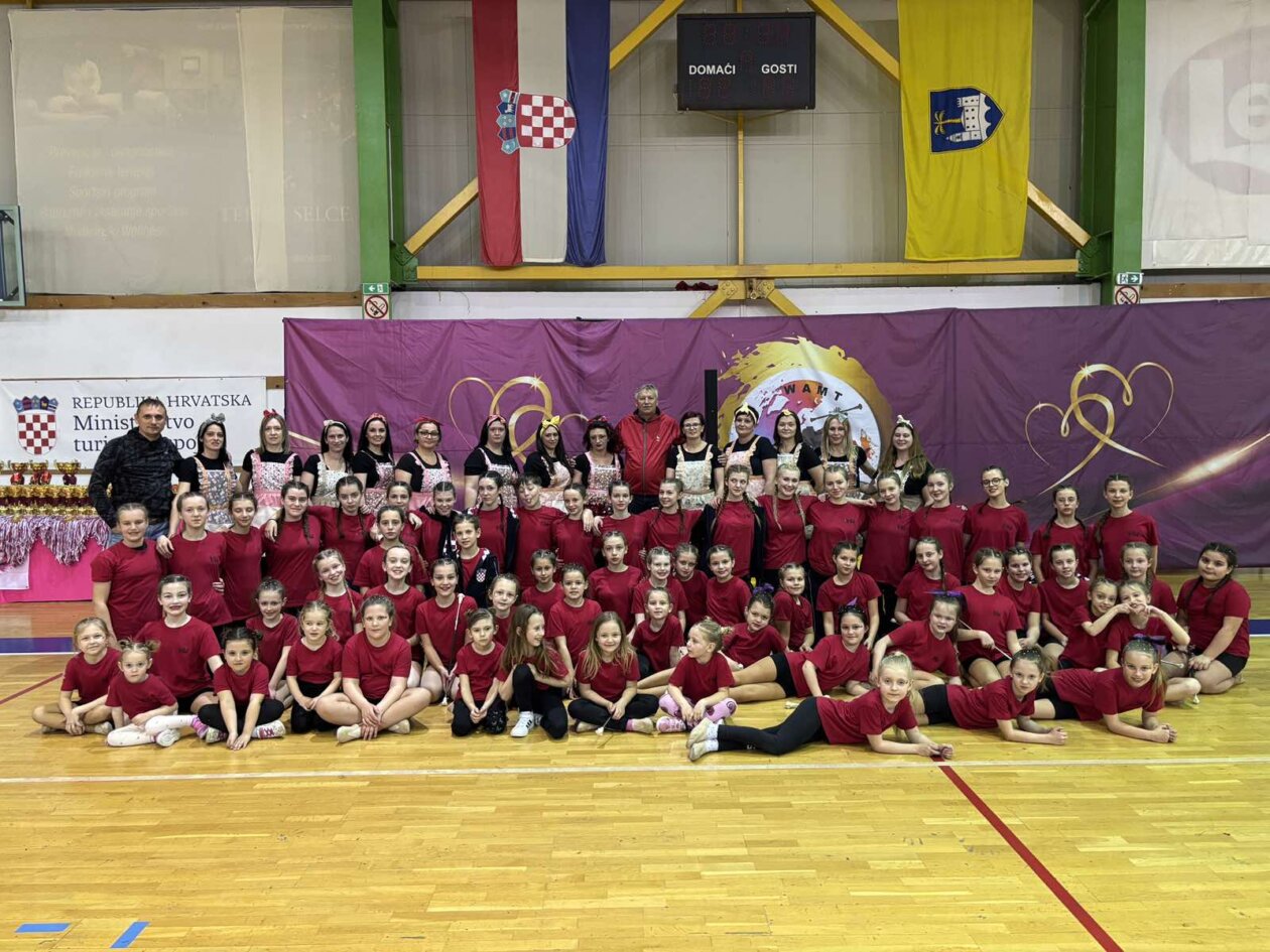 Svetomartinske-Mazoretkinje-Crikvenica-2025-1 Svetomartinske-Mazoretkinje-Crikvenica-2025-1