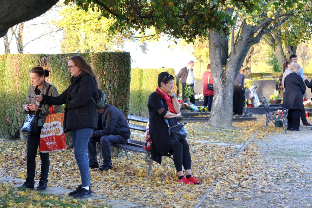 Svi Sveti Mihovljan groblje 11