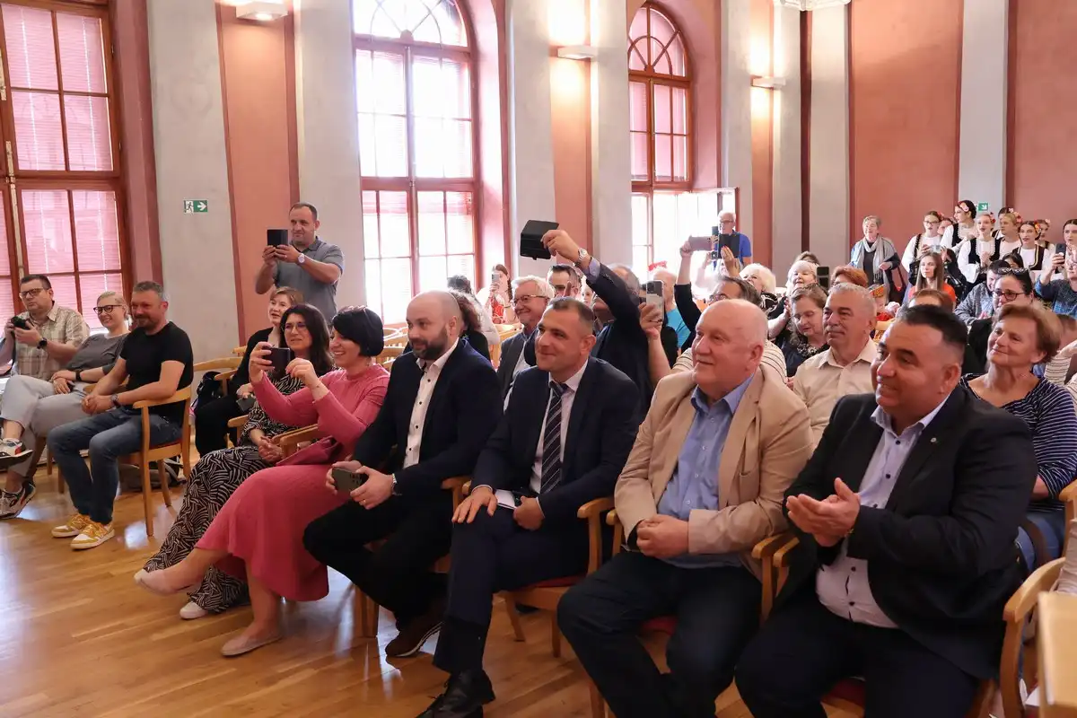 Svjetski dan kulturne raznolikosti (14) Svjetski dan kulturne raznolikosti (14)