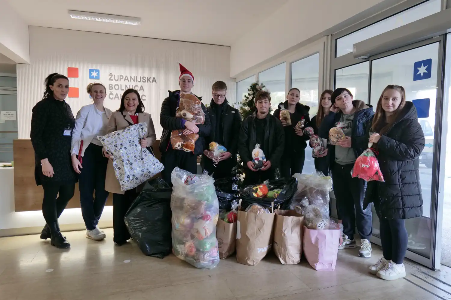 TEHNIČKA ŠKOLA ČK Učenici 4. GM razreda pretvorili adventski zadatak u humanitarnu akciju (11)