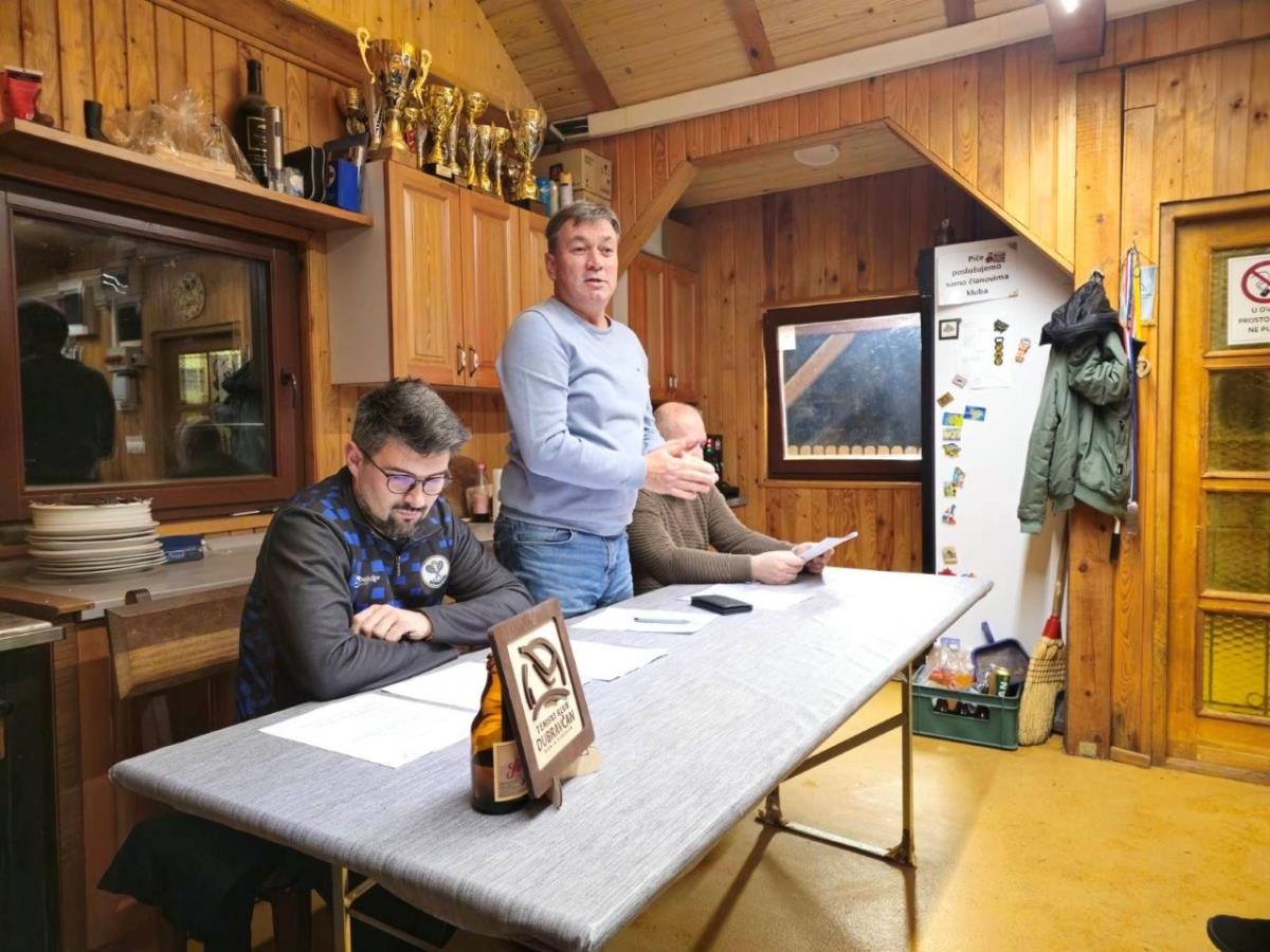 TENISKI KLUB DUBRAVČAN Održana godišnja skupština (3)