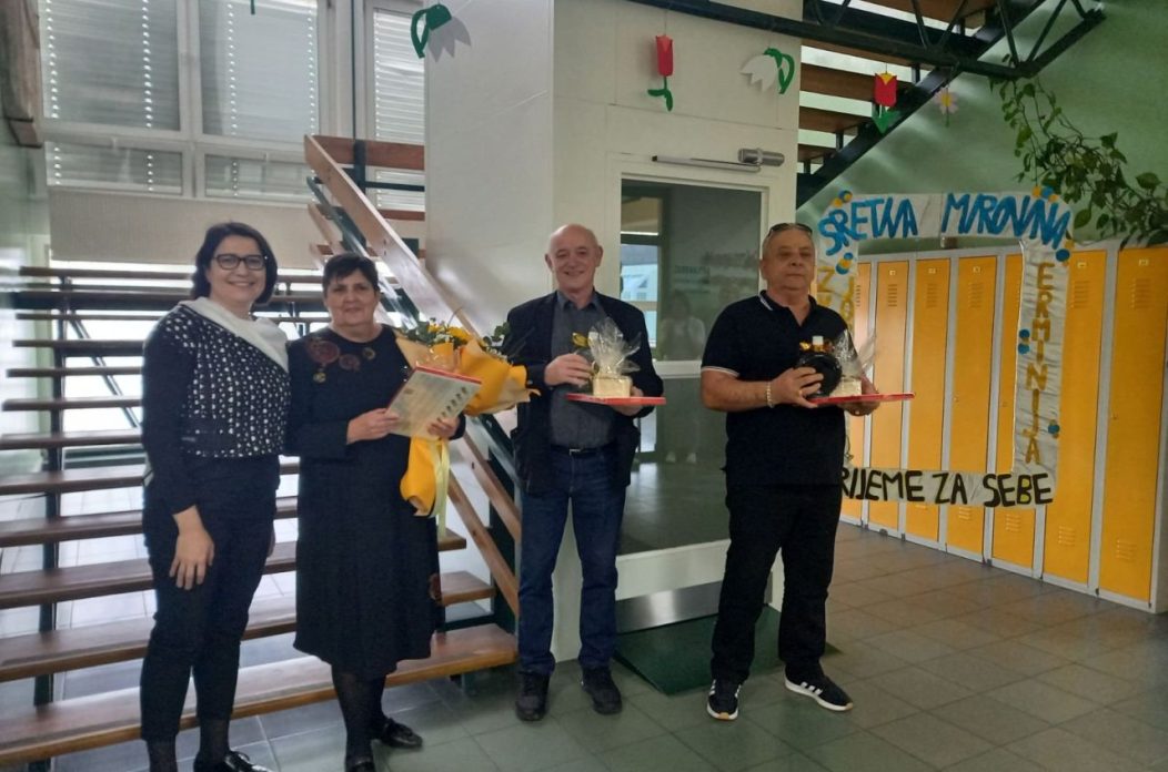 TOPAO OPROŠTAJ U OŠ Mala Subotica oprostili se od troje dugogodišnjih zaposlenika (2)