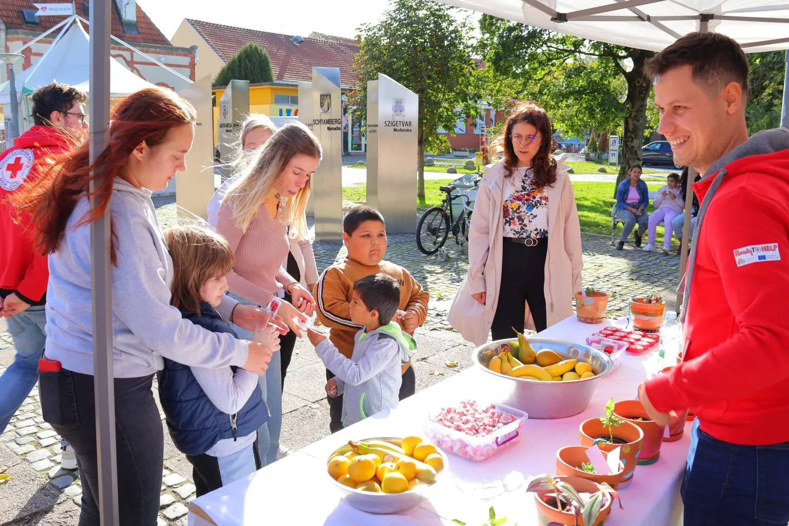 TRG REPUBLIKE Čakovec obilježio Svjetski dan mentalnog zdravlja i beskućnika Podrška najranjivijima kroz edukaciju i solidarnost (13) TRG REPUBLIKE Čakovec obilježio Svjetski dan mentalnog zdravlja i beskućnika Podrška najranjivijima kroz edukaciju i solidarnost (13)