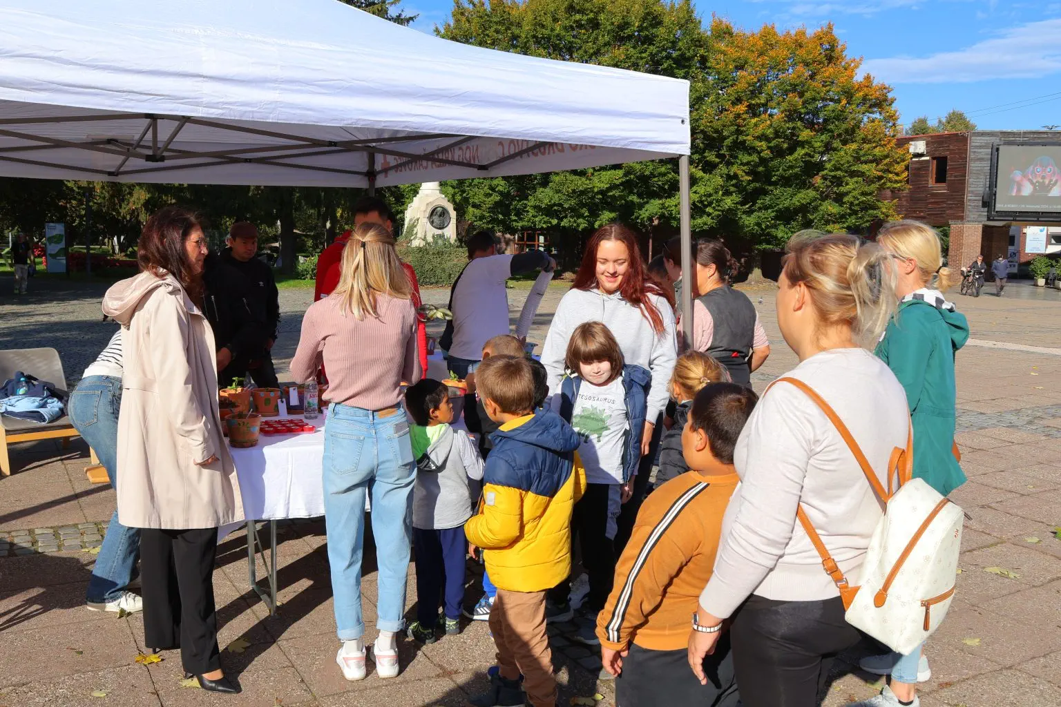 TRG REPUBLIKE Čakovec obilježio Svjetski dan mentalnog zdravlja i beskućnika Podrška najranjivijima kroz edukaciju i solidarnost (14) TRG REPUBLIKE Čakovec obilježio Svjetski dan mentalnog zdravlja i beskućnika Podrška najranjivijima kroz edukaciju i solidarnost (14)
