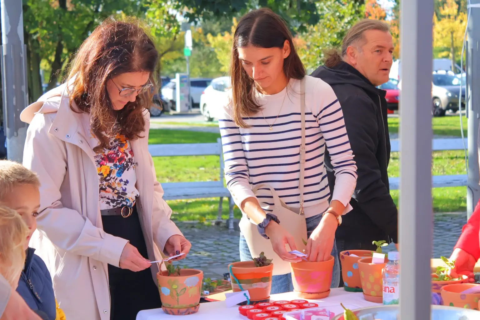 TRG REPUBLIKE Čakovec obilježio Svjetski dan mentalnog zdravlja i beskućnika Podrška najranjivijima kroz edukaciju i solidarnost (16) TRG REPUBLIKE Čakovec obilježio Svjetski dan mentalnog zdravlja i beskućnika Podrška najranjivijima kroz edukaciju i solidarnost (16)
