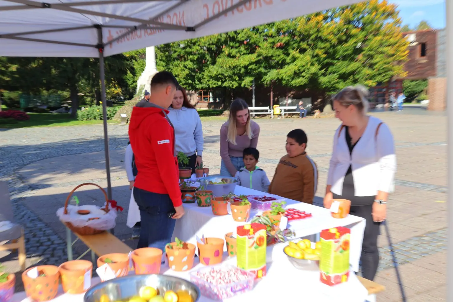 TRG REPUBLIKE Čakovec obilježio Svjetski dan mentalnog zdravlja i beskućnika Podrška najranjivijima kroz edukaciju i solidarnost (7) TRG REPUBLIKE Čakovec obilježio Svjetski dan mentalnog zdravlja i beskućnika Podrška najranjivijima kroz edukaciju i solidarnost (7)