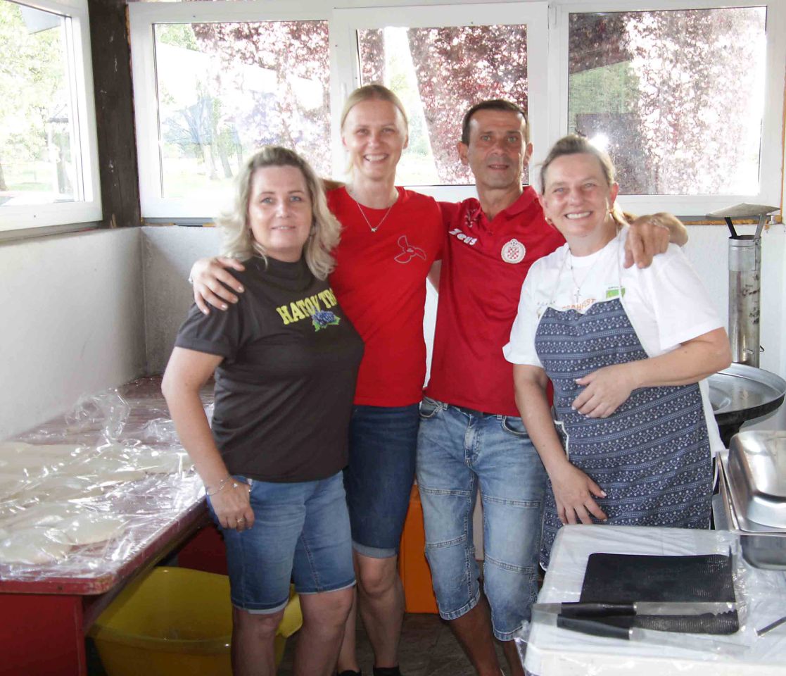 TURČIŠĆE IGRALO I SLAVILO Trate pobjednici obnovljenog turnira ulica (17) TURČIŠĆE IGRALO I SLAVILO Trate pobjednici obnovljenog turnira ulica (17)