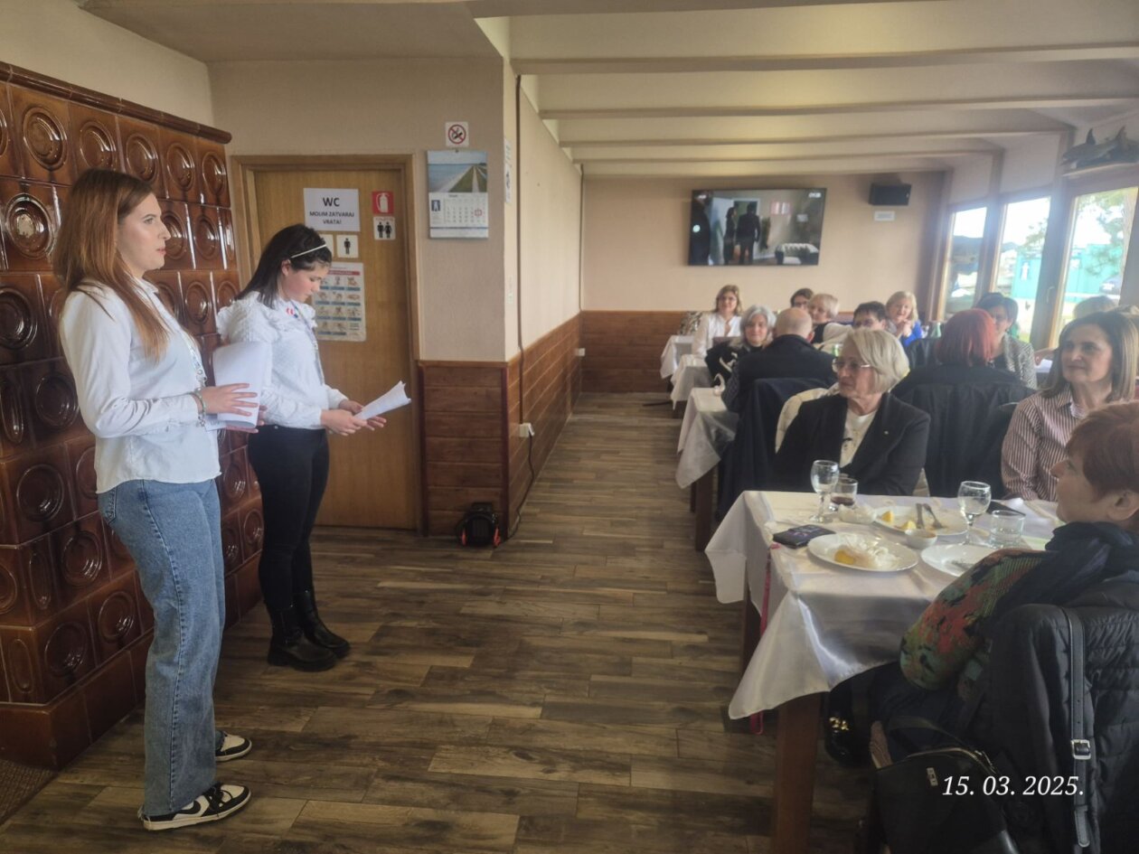 TURISTIČKI VODIČI Interaktivna priča o Prelogu Srednjoškolci otkrili zanimljive detalje o svom gradu (3)