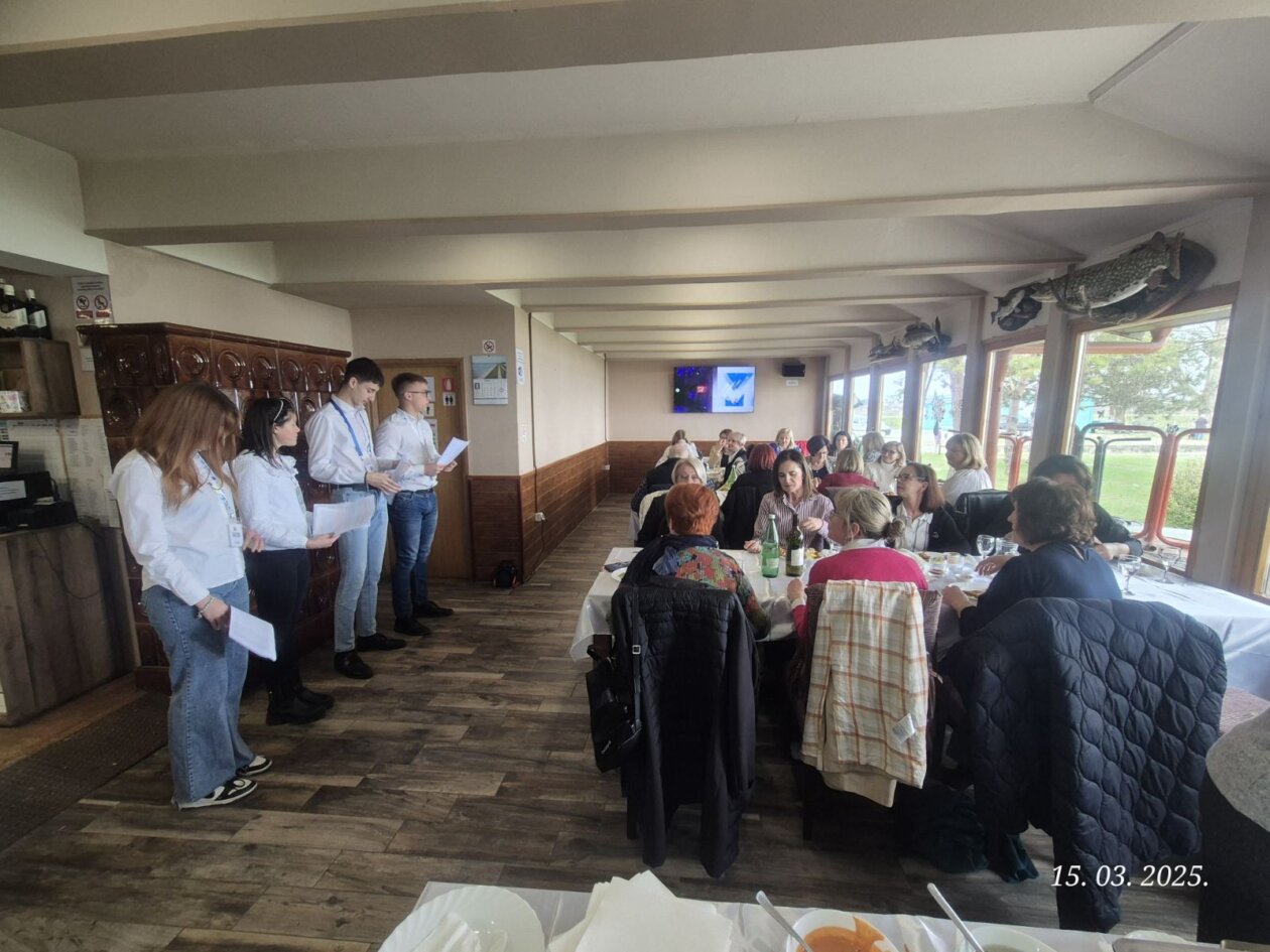 TURISTIČKI VODIČI Interaktivna priča o Prelogu Srednjoškolci otkrili zanimljive detalje o svom gradu (6)