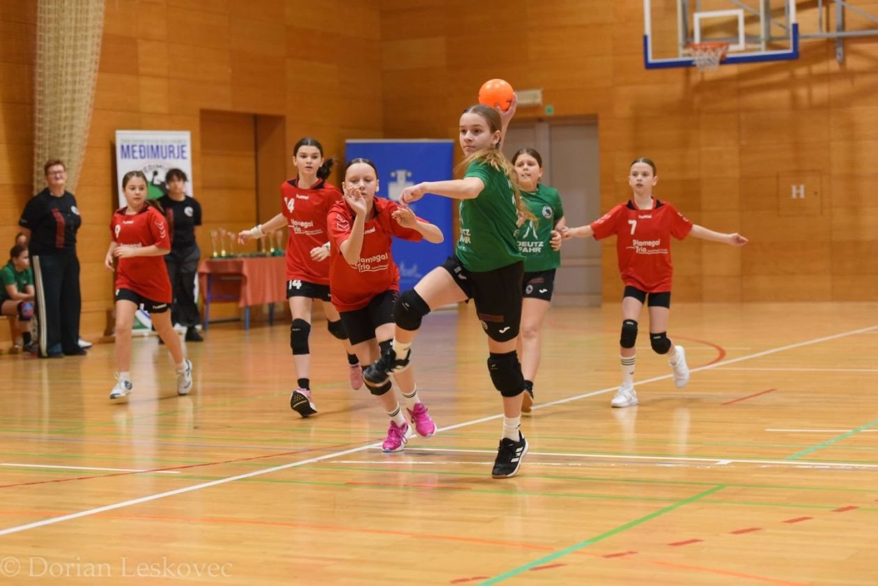 TURNIR U MINI RUKOMETU Međimurje 2026 okupio oko 200 djece i osam klubova iz pet županija (12)