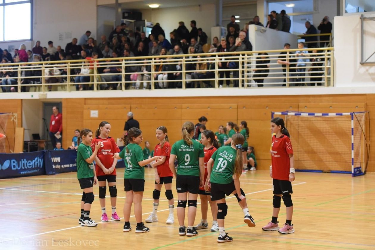 TURNIR U MINI RUKOMETU Međimurje 2026 okupio oko 200 djece i osam klubova iz pet županija (15)